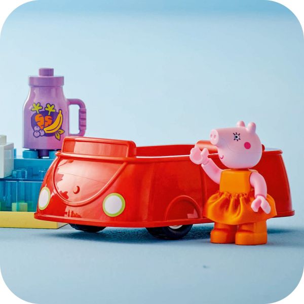 Drivable car fits all 4 Pigs.