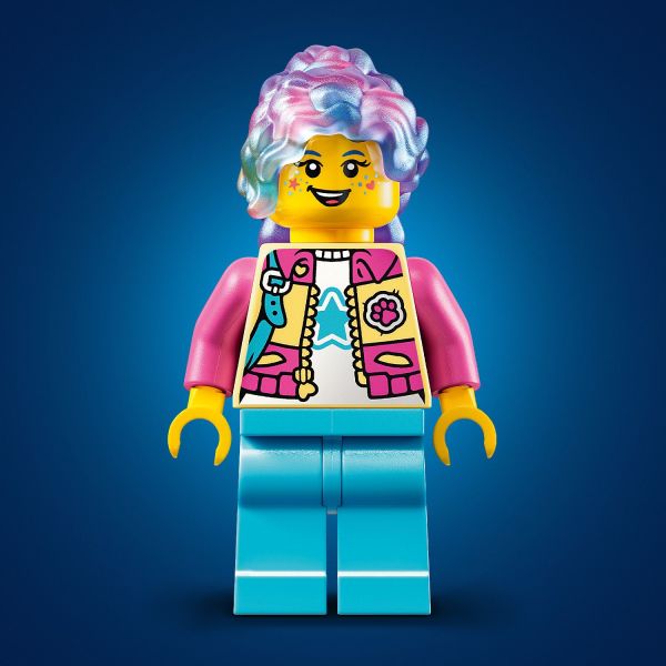 An Izzie minifigure brings the magic to life.