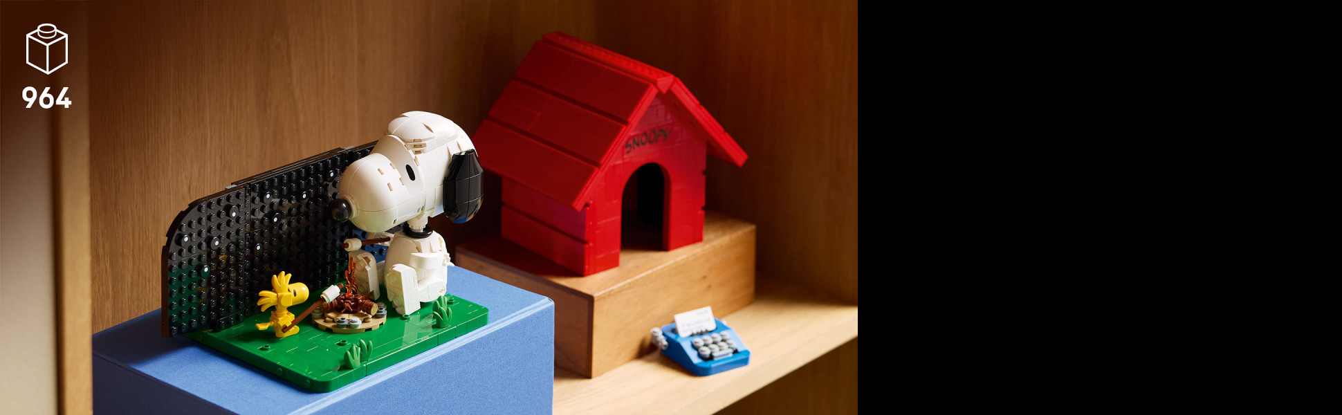 Celebrate the ever-popular Peanuts comic strip with this versatile set that lets you recreate classic scenes.