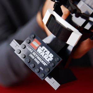 Nouveaux casques LEGO Star Wars 2022 : 75327 Luke Skywalker Red Five et  75328 The Mandalorian - HelloBricks