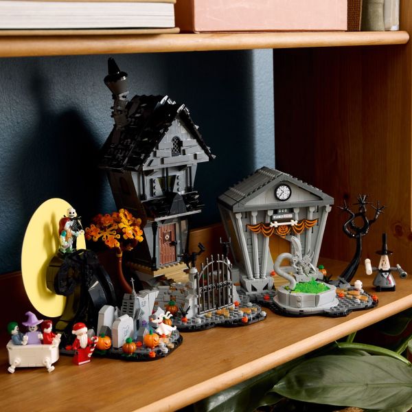 Connect Spiral Hill, Jack’s house and Halloween Town Hall.