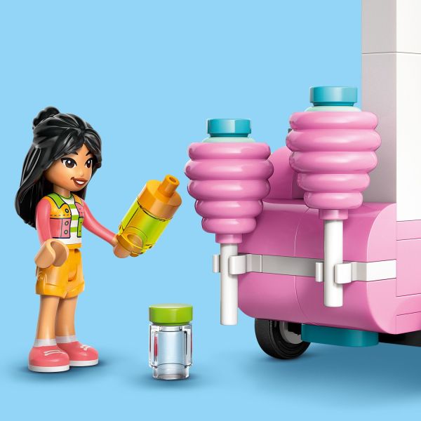 Use the accessories to create the cotton candy delights.