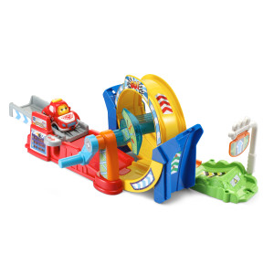 Jump and do cool stunts Toot-Toot Drivers® 3-in-1 Raceway 