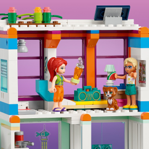  LEGO Friends Vacation Beach House 41709 Building Kit