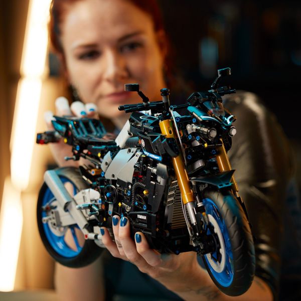 Assemble the 4-cylinder engine and multi-speed transmission.
