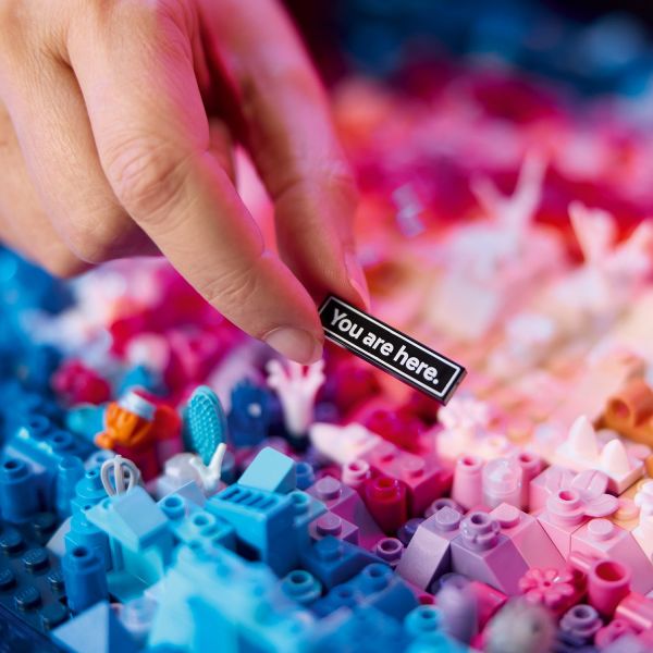 Build an incredible 3D artwork with 3,091 pieces.