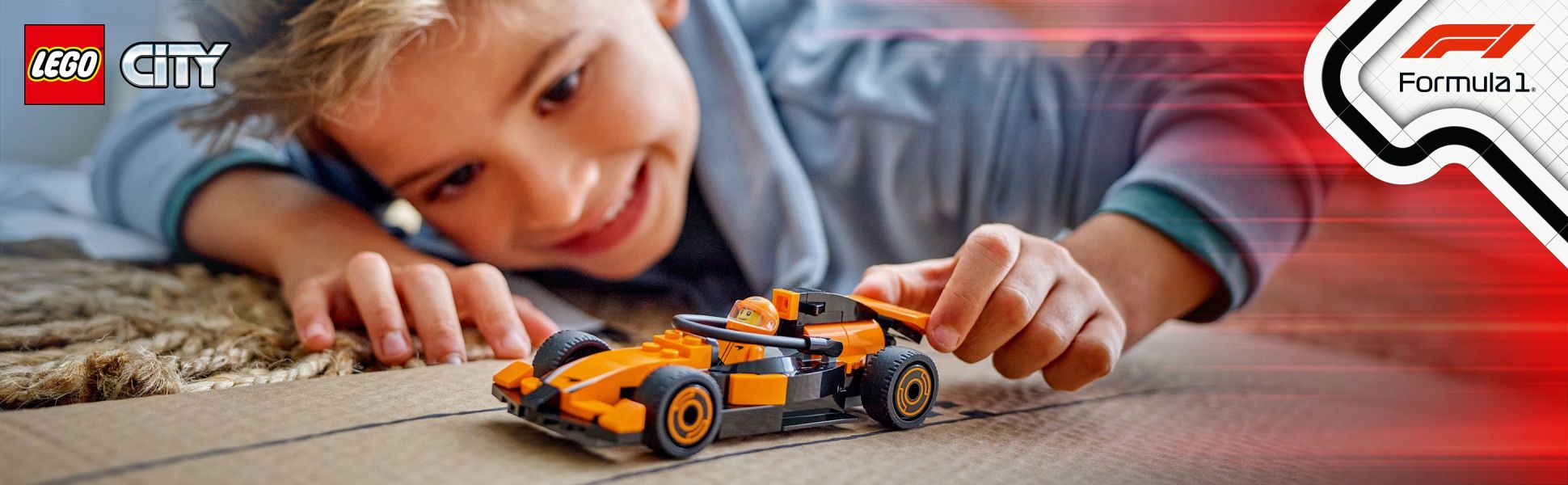 Treat your budding race driver to this LEGO City F1 Driver with McLaren Race Car playset.