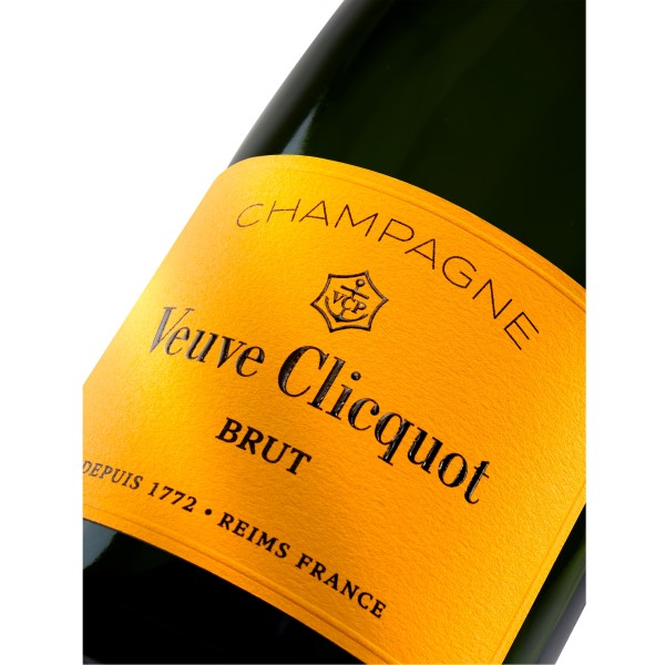 Veuve Clicquot Yellow Label Brut Sparkling White Wine Veuve Clicquot Yellow Label Brut Sparkling White Wine