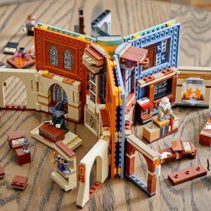 LEGO Hogwarts Moment: Charms Class 76385 Building Set (256 Pieces)
