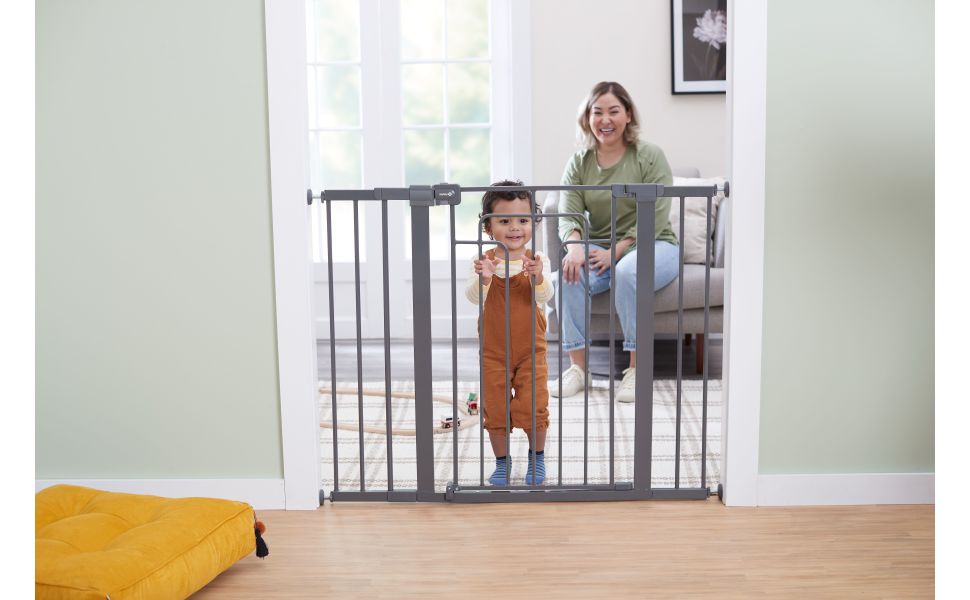 Safety 1st extra clearance tall & wide gate