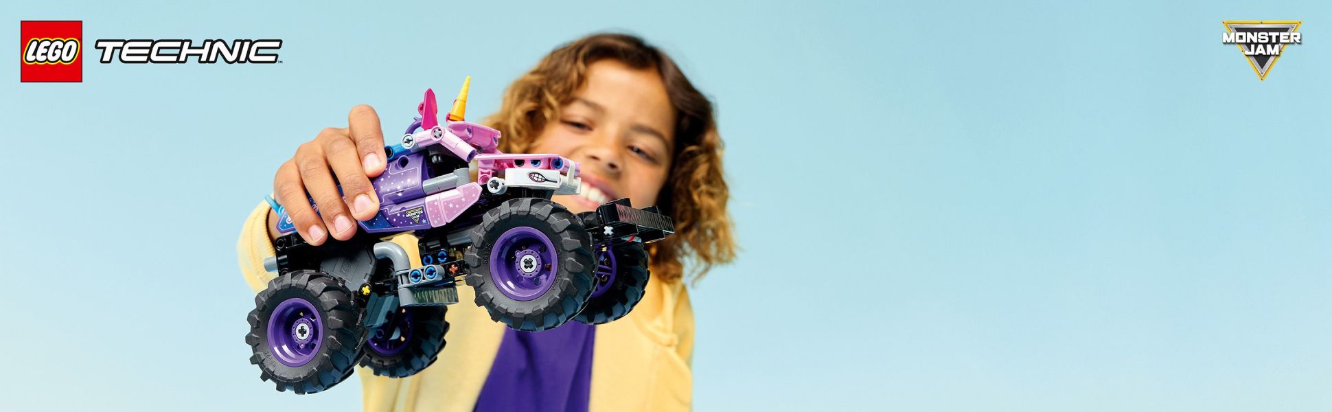 Get ready for action-packed role play with the LEGO Technic Monster Jam Sparkle Smash Pull-Back truck toy.