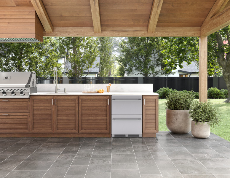 Zephyr Presrv® outdoor coolers are tested for use in indoor/outdoor environments and feature a full corrosion-resistant, 304-grade-stainless-steel exterior.