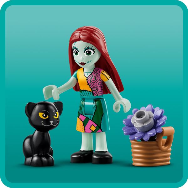 Includes a little black cat and Sally characters for play.