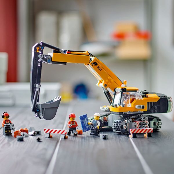 This powerful machine rolls on tough ground-gripping tracks.