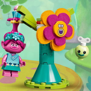 LEGO Trolls World Tour Poppy s Pod 41251 Trolls Playhouse Building