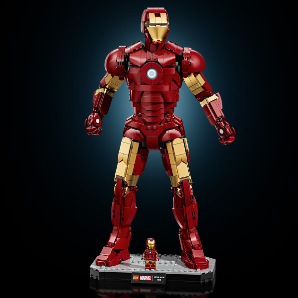Authentic details include gold-lacquered armor plates.