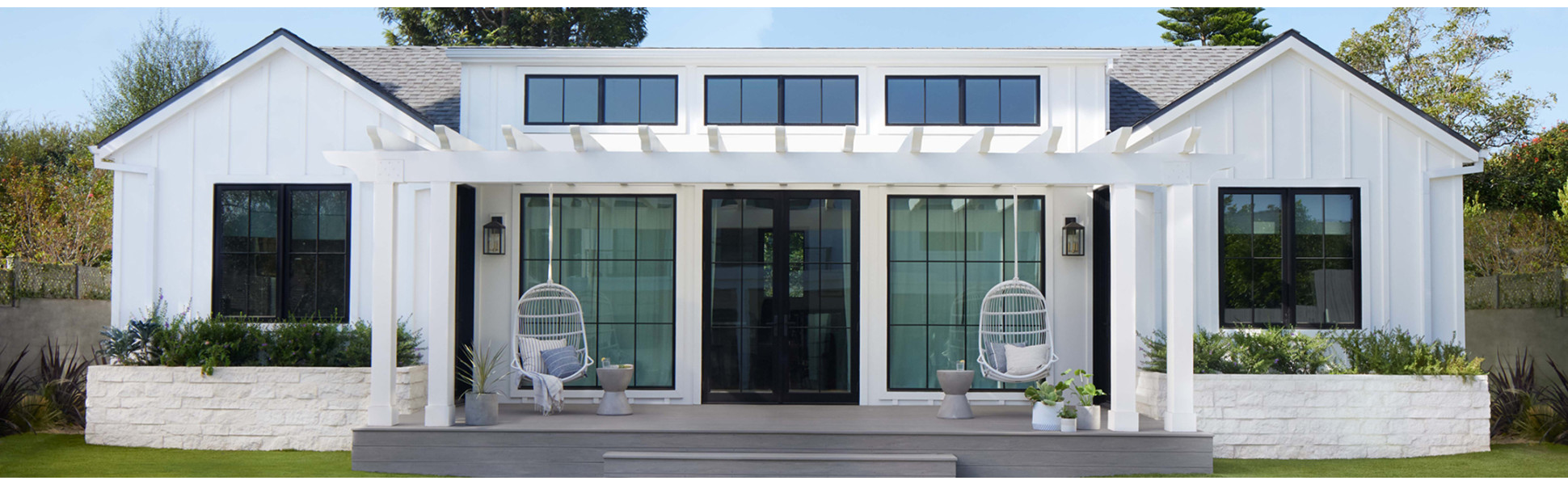 BEHR ULTRA #260E-2 Clamshell Satin Enamel Exterior Paint