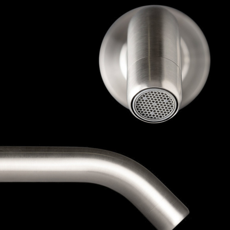 Easy-to-Clean Nozzle Resists Mineral Buildup