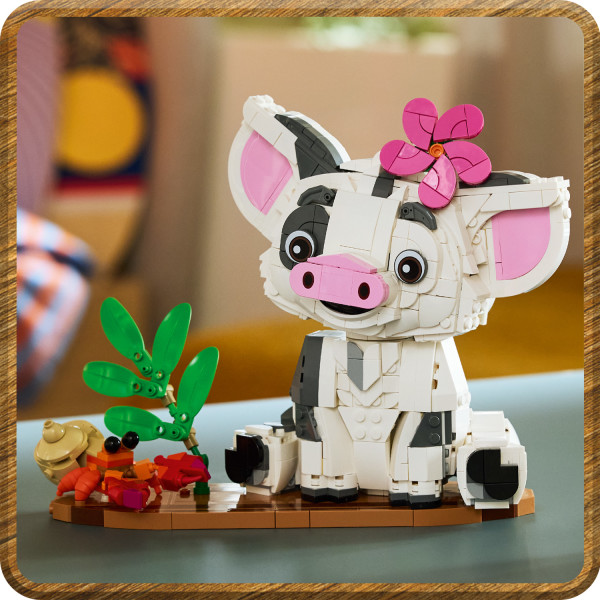 Pua can wear the branch and flower for play or display.
