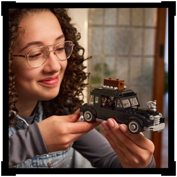 Iconic car seats 4 LEGO minidoll figures – choose a driver.